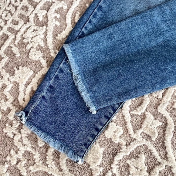 Everlane The High Rise Skinny Ankle Distressed Jean - Picture 8 of 12